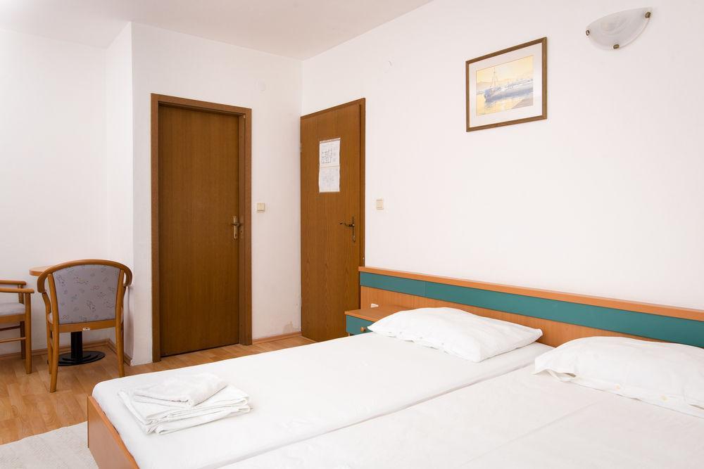 Downtown Private Rooms Mandic 苏佩塔尔 外观 照片