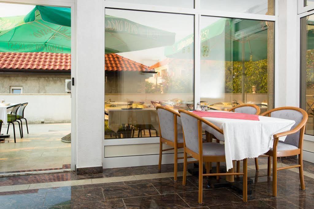 Downtown Private Rooms Mandic 苏佩塔尔 外观 照片