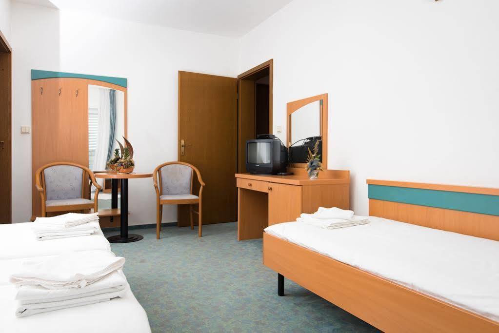Downtown Private Rooms Mandic 苏佩塔尔 外观 照片