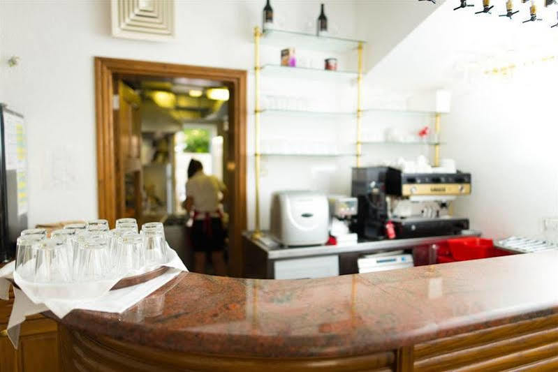 Downtown Private Rooms Mandic 苏佩塔尔 外观 照片