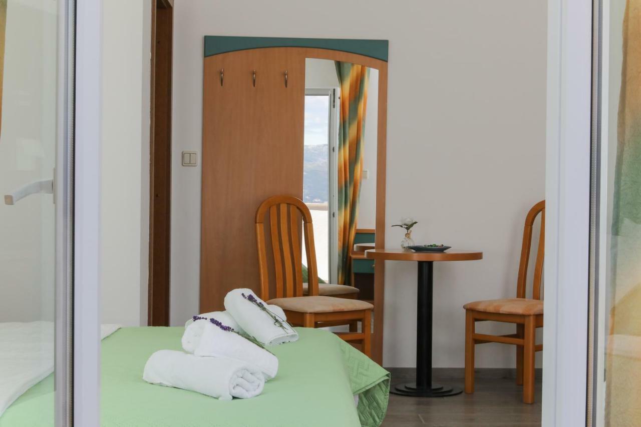 Downtown Private Rooms Mandic 苏佩塔尔 外观 照片